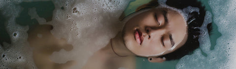 HOW TO SHAMPOO AND CONDITION YOUR HAIR